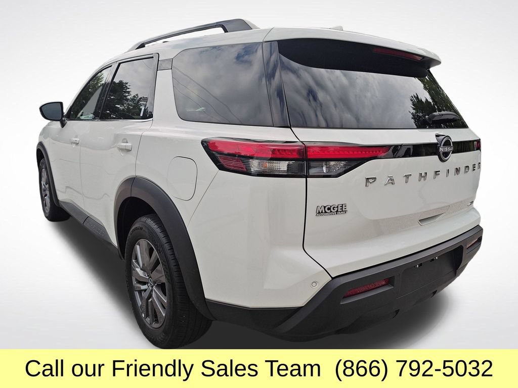 Used 2025 Nissan Pathfinder SV AWD/4WD image 3