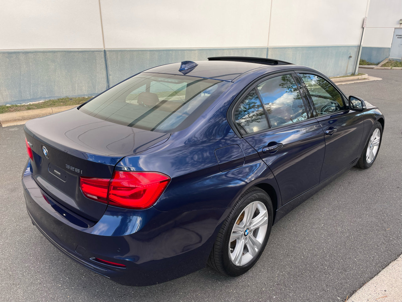 Used 2016 BMW 328i xDrive Sedan image 4