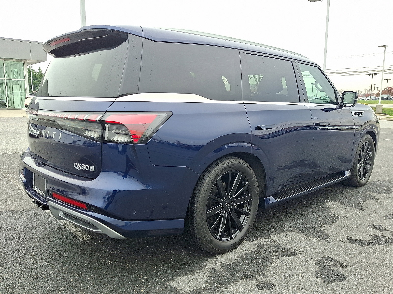 Certified 2025 INFINITI QX80 Sensory image 6