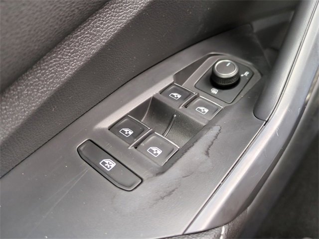 Used 2025 Volkswagen Jetta Sport image 27