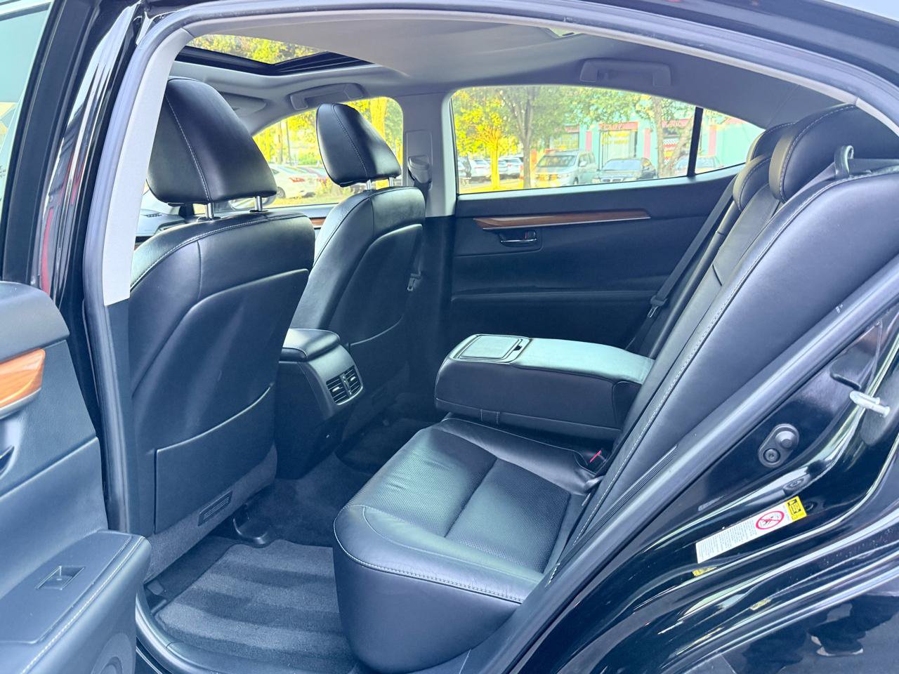 Used 2013 Lexus ES 300h w/ Luxury Pkg FWD image 13