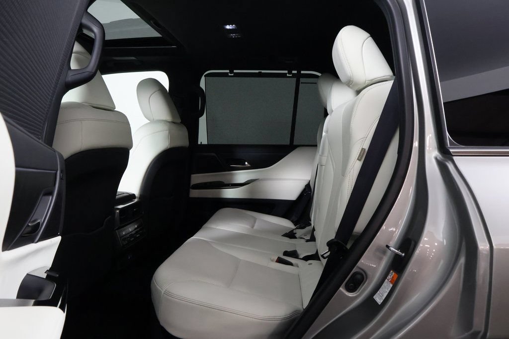 Certified 2024 Lexus LX 600 4WD w/ Luxury Package image 11