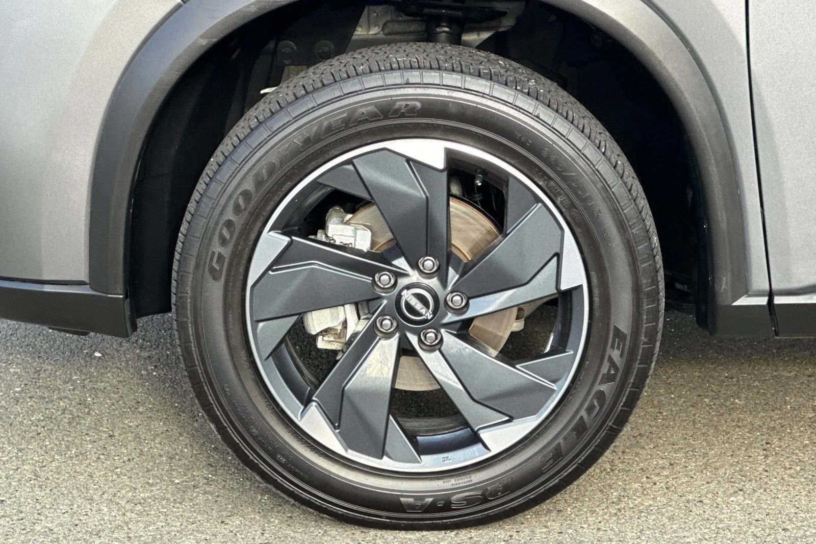 Used 2024 Nissan Rogue SV image 29