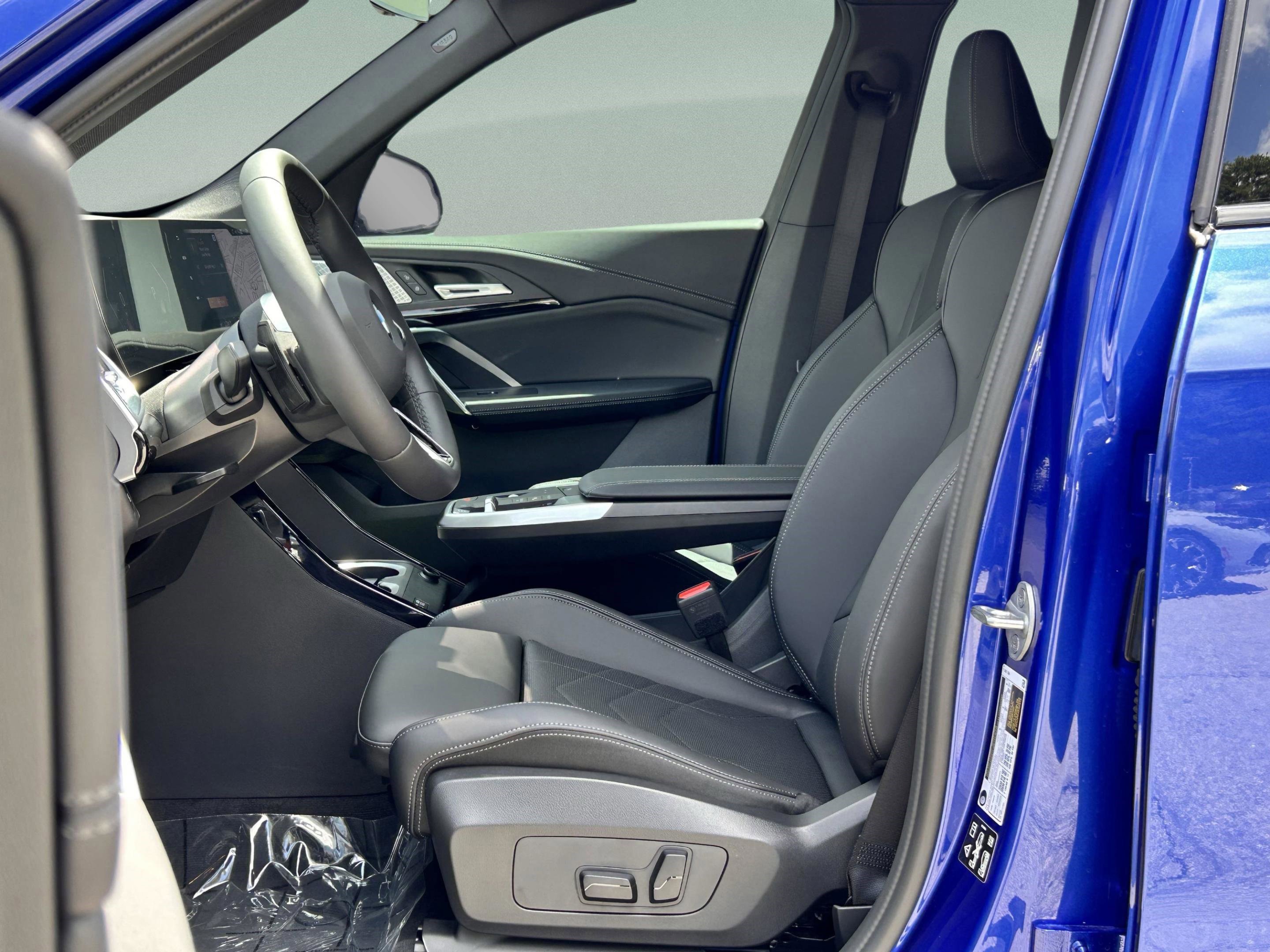 Used 2025 BMW X1 xDrive28i w/ Technology Package image 24