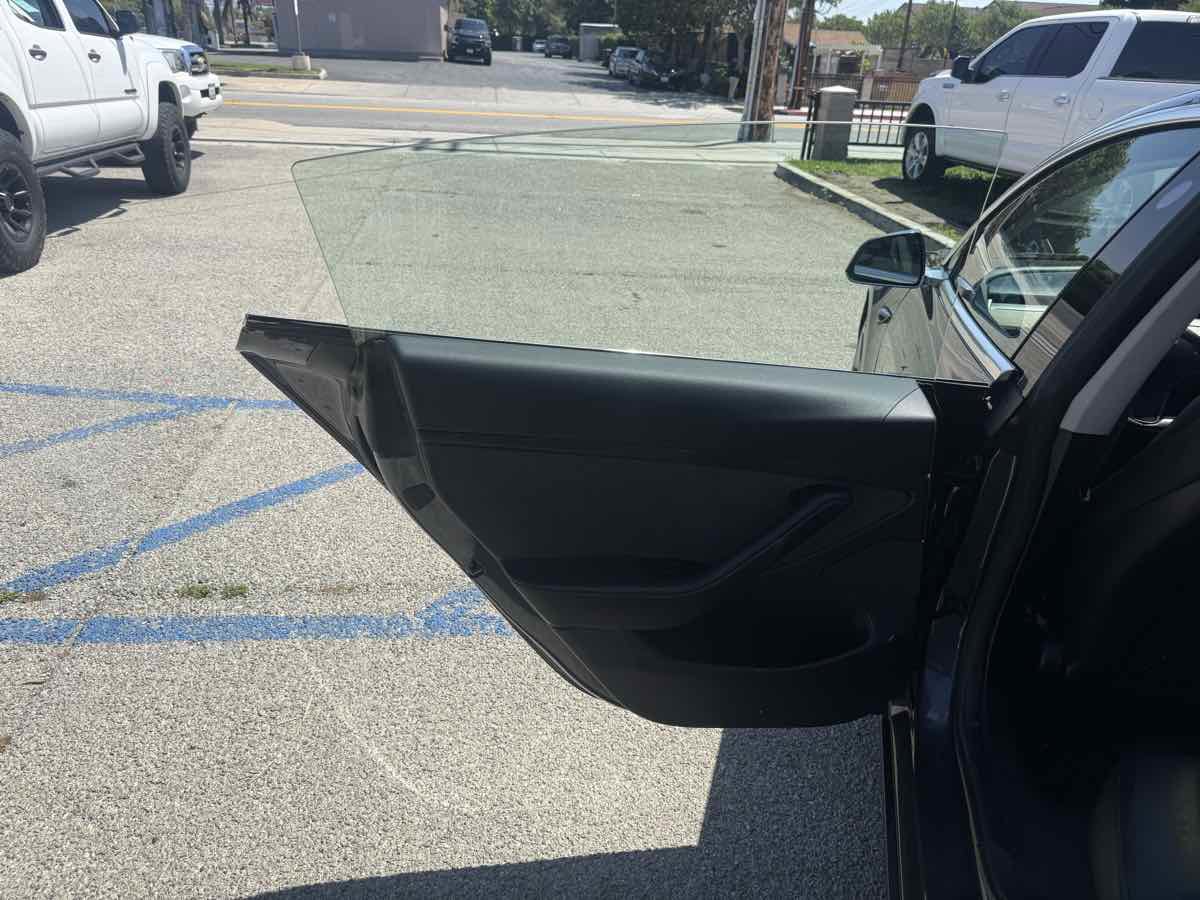 Used 2018 Tesla Model 3 Long Range image 18