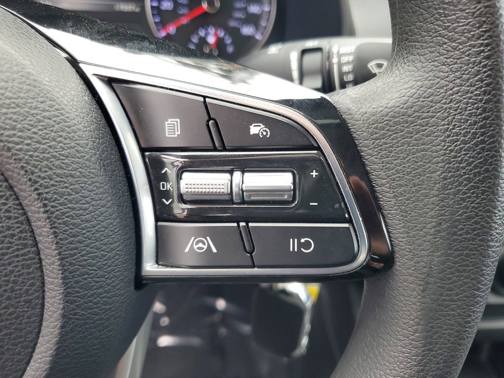 Used 2023 Kia Forte LXS image 12