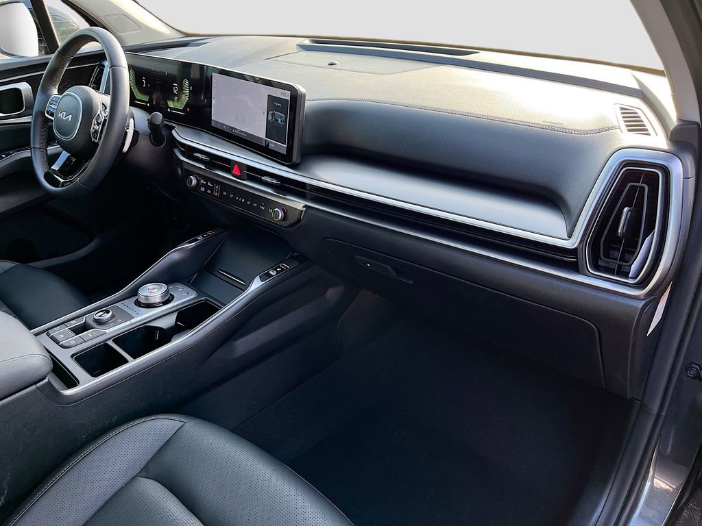 Certified 2025 Kia Sorento EX w/ EX Panoramic Sunroof Package image 34
