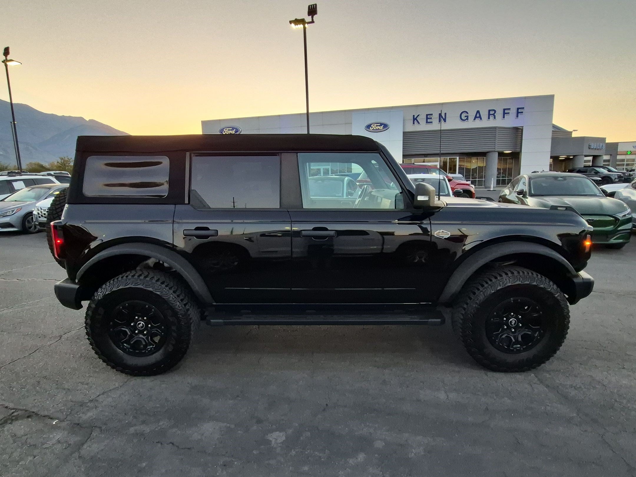Used 2023 Ford Bronco Wildtrak AWD/4WD image 2