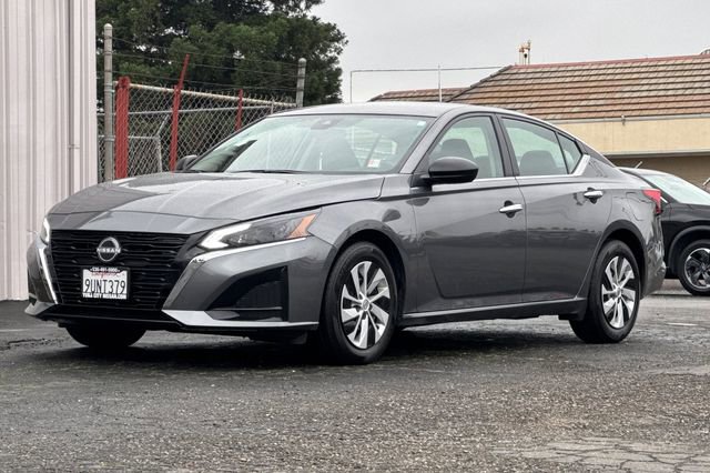 Used 2025 Nissan Altima 2.5 S image 8