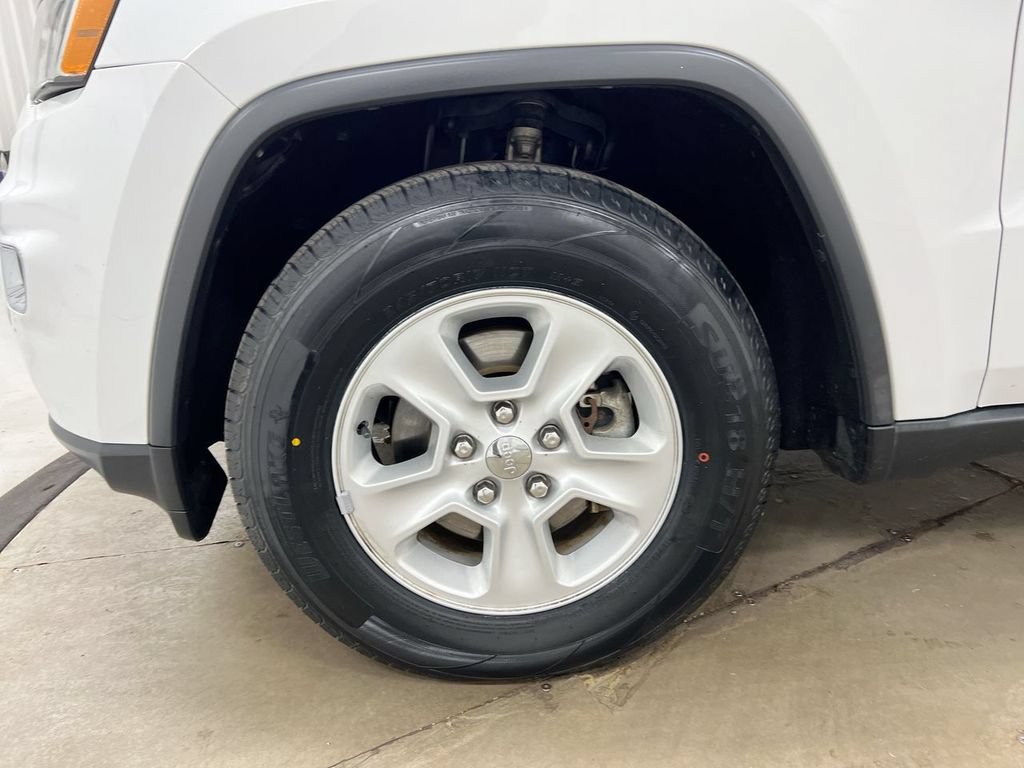 Used 2017 Jeep Grand Cherokee Laredo w/ Quick Order Package 2BE RWD image 25