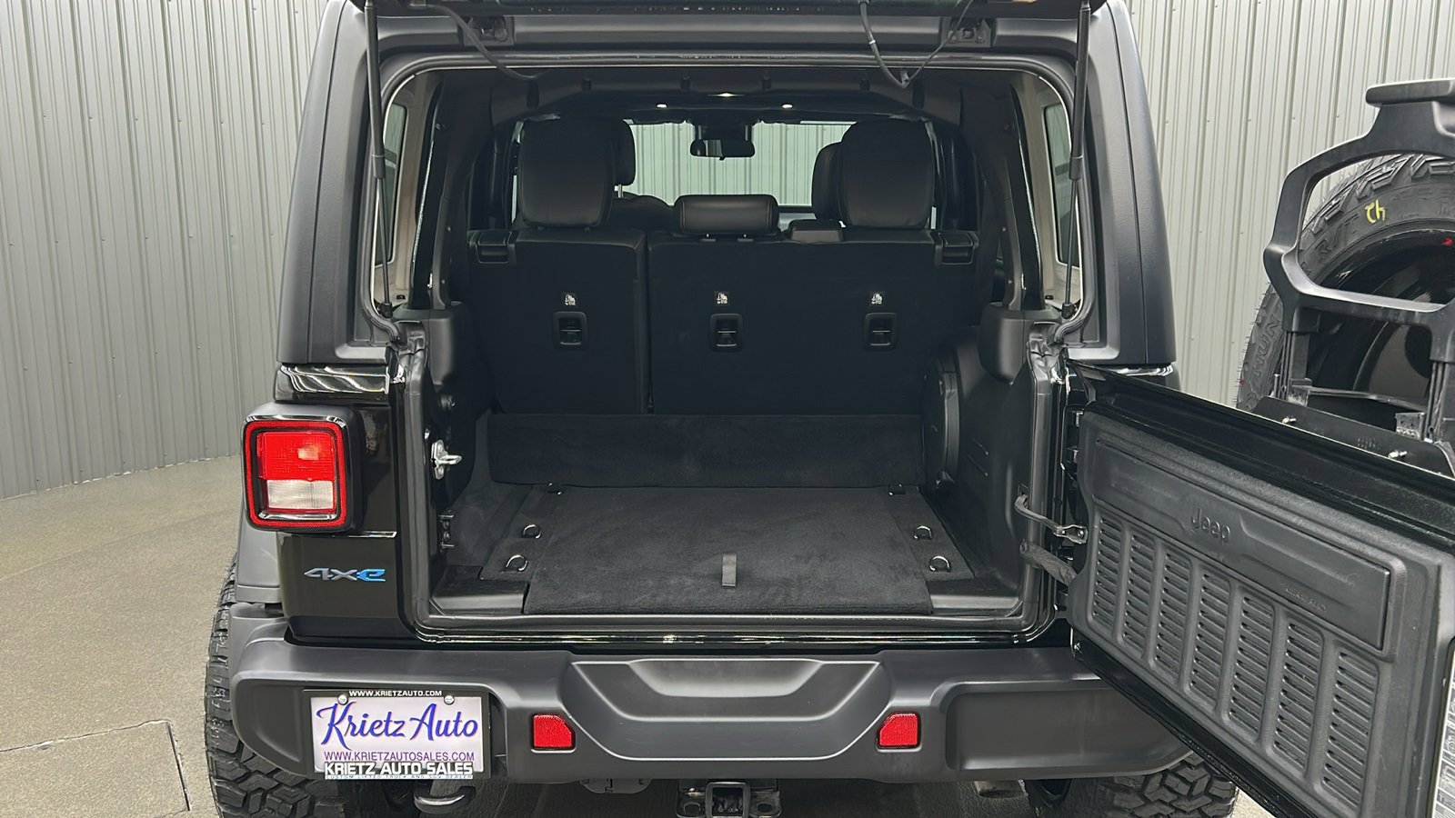 Used 2025 Jeep Wrangler Willys 4xe image 13