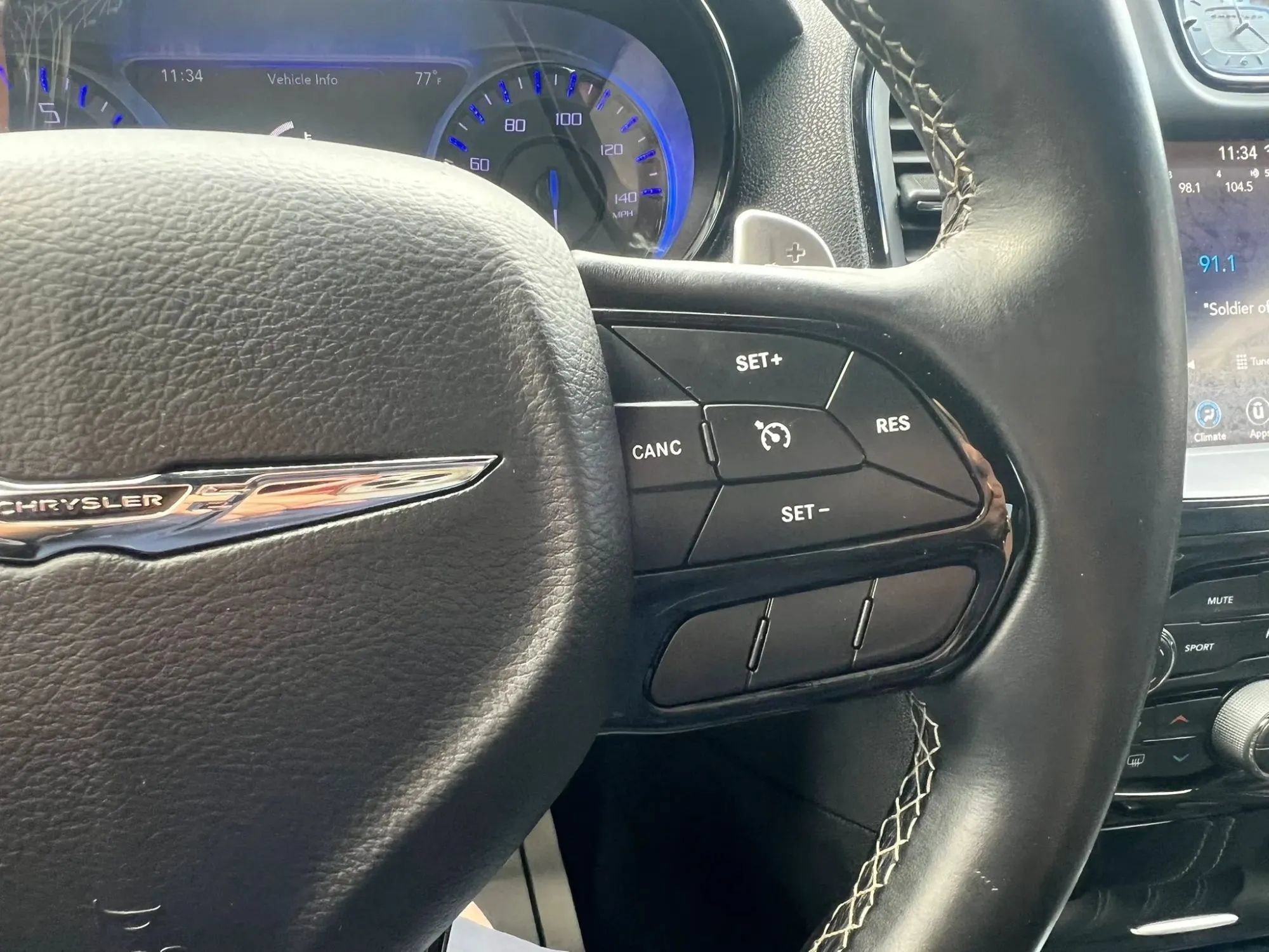 Used 2018 Chrysler 300 S w/ 300S Premium Group RWD image 20