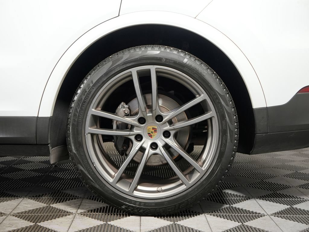Certified 2020 Porsche Cayenne S AWD/4WD image 14