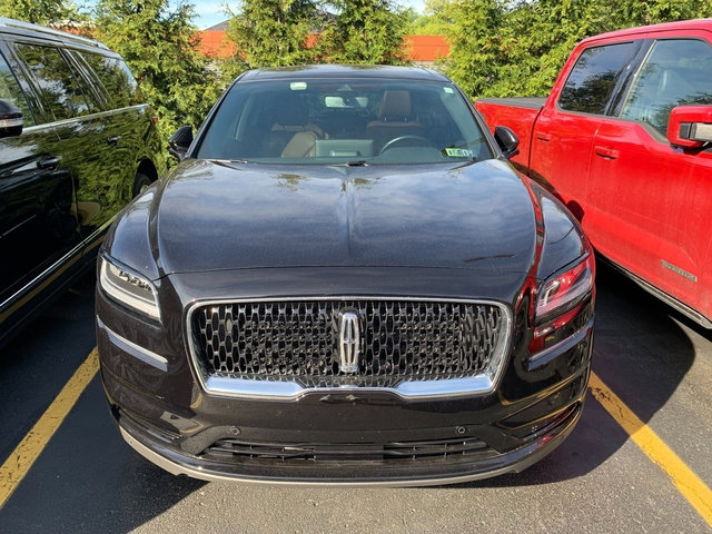 Used 2023 Lincoln Nautilus Reserve w/ Equipment Group 201A AWD/4WD image 3