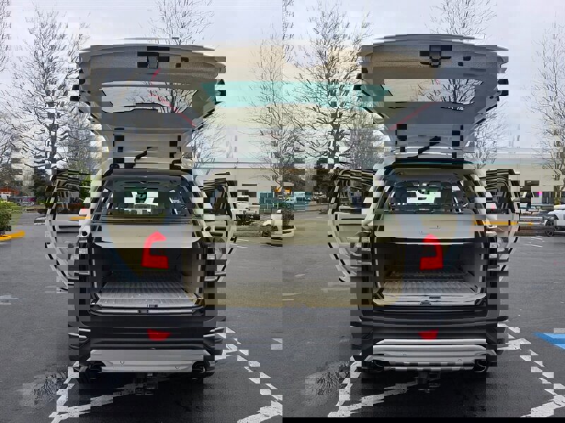 Used 2015 Volvo XC70 T6 Platinum w/ Protection Package image 31