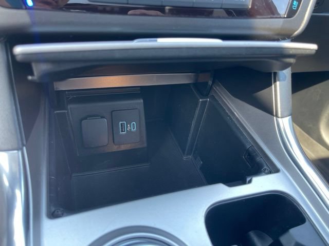Used 2020 Ford Explorer Platinum w/ Premium Technology Package AWD/4WD image 29
