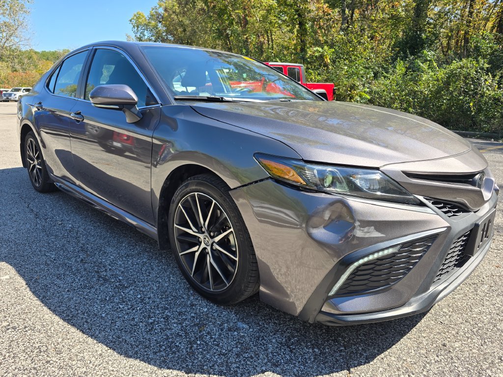 Used 2023 Toyota Camry SE FWD image 10