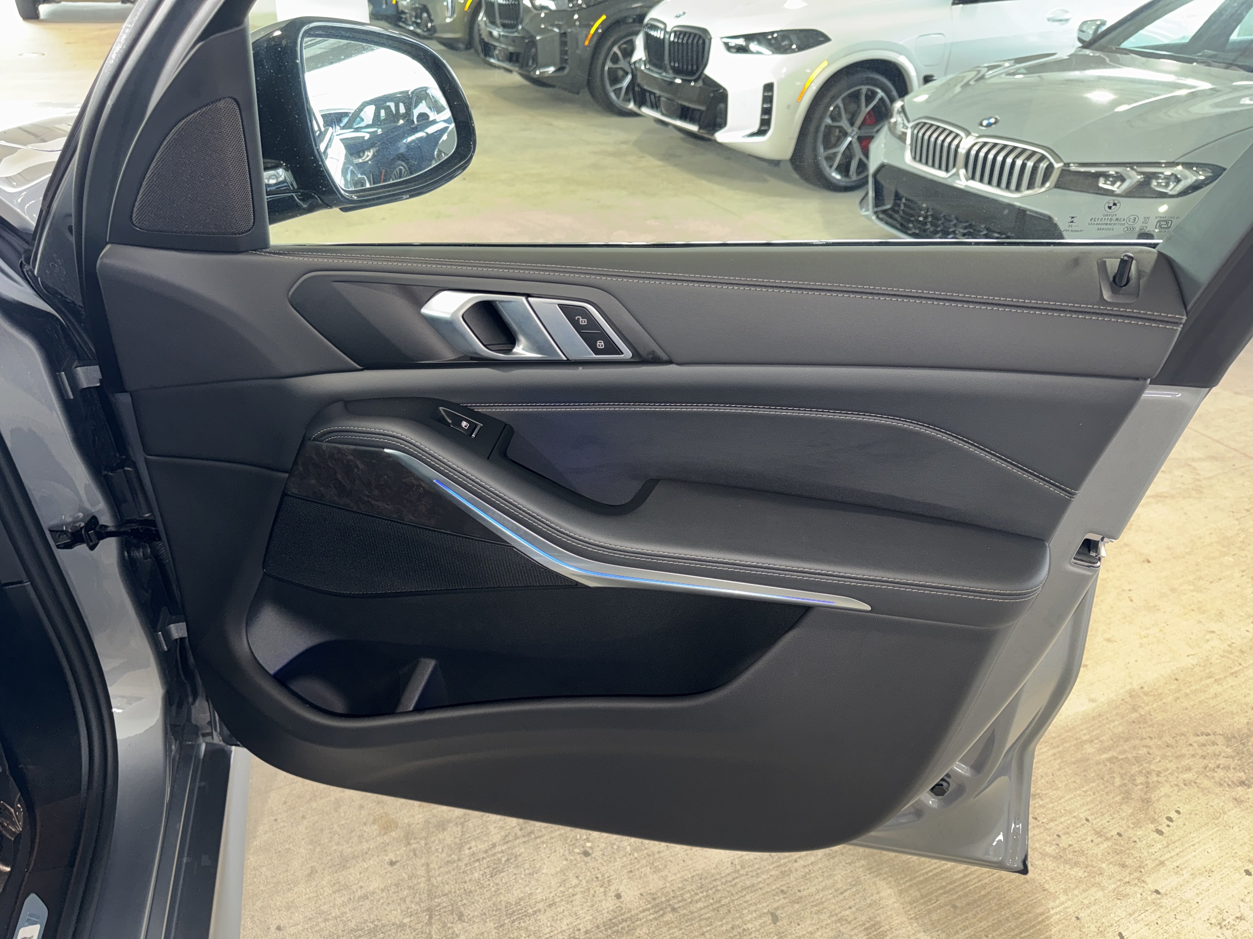 Certified 2026 BMW X5 sDrive40i w/ M Sport Package RWD image 9