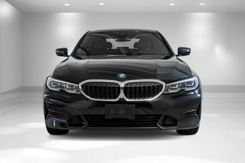 Used 2022 BMW 330e xDrive w/ Driving Assistance Package image 7