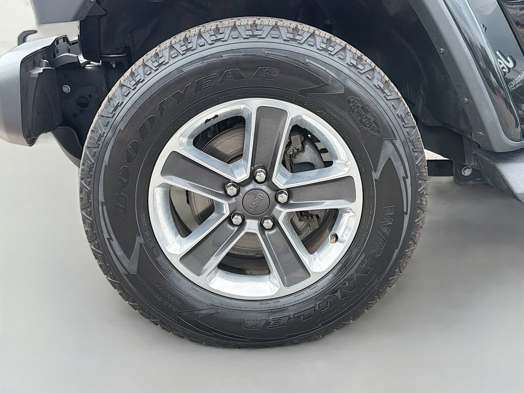 Used 2018 Jeep Wrangler Unlimited Sahara AWD/4WD image 40