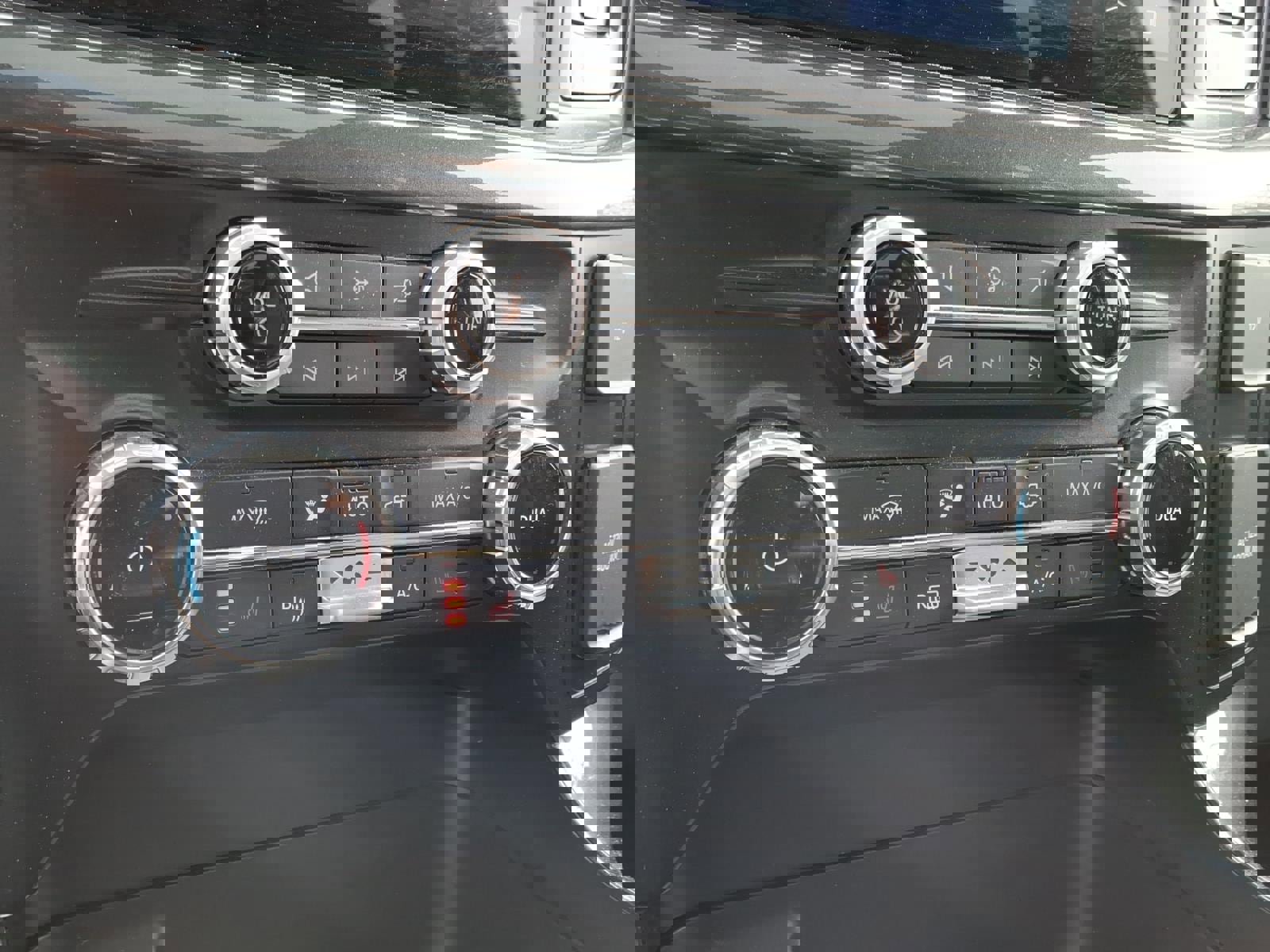 Certified 2022 Ford F150 XLT w/ Equipment Group 302A High image 18