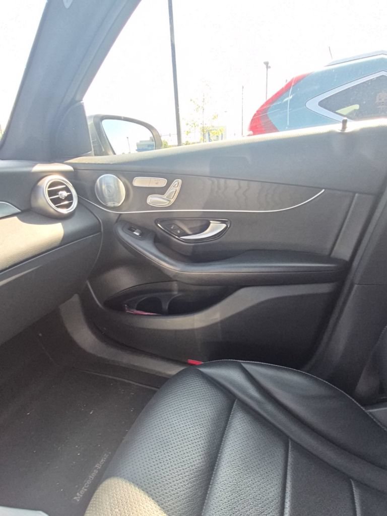 Used 2018 Mercedes-Benz GLC 300 4MATIC image 12