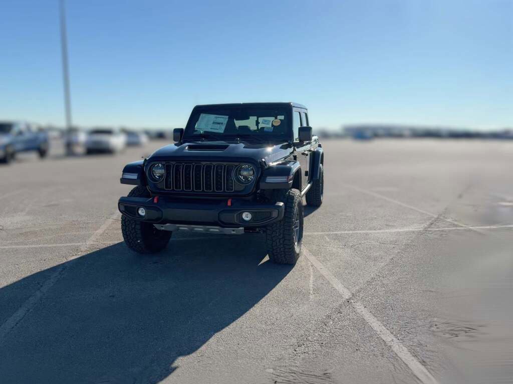 New 2026 Jeep Gladiator Mojave image 3