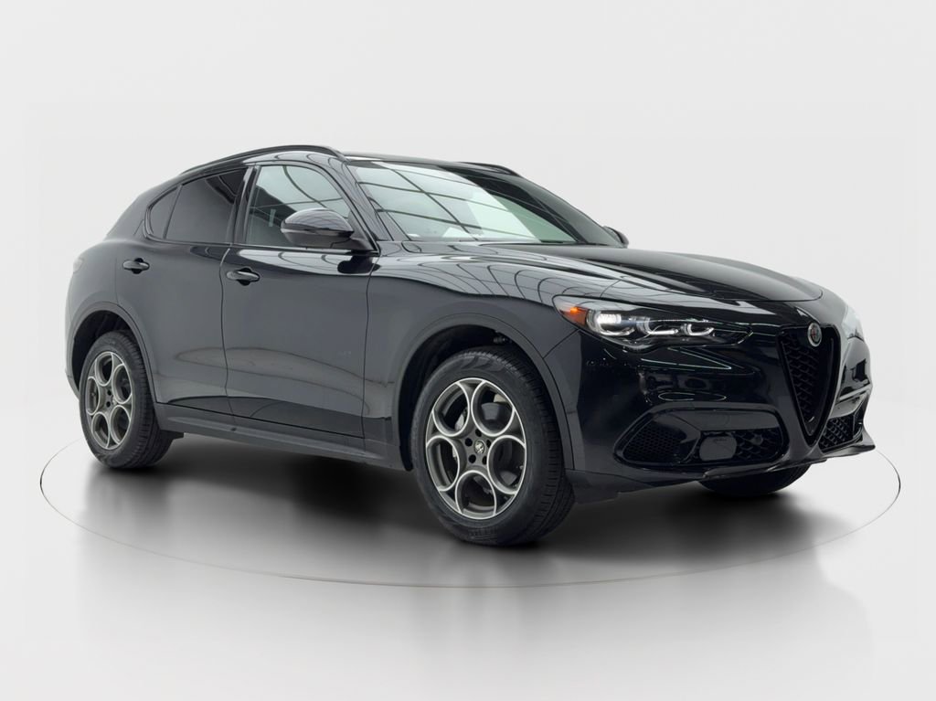 New 2025 Alfa Romeo Stelvio Sprint w/ Convenience Package