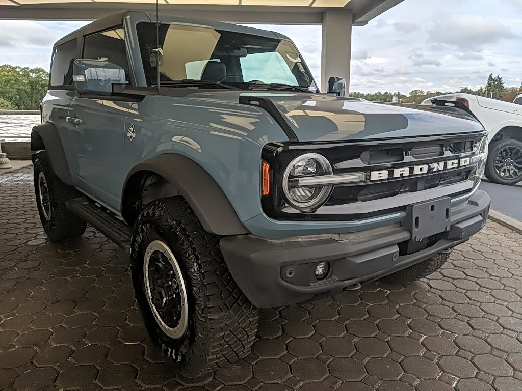 Certified 2021 Ford Bronco Outer Banks w/ Sasquatch Package image 3