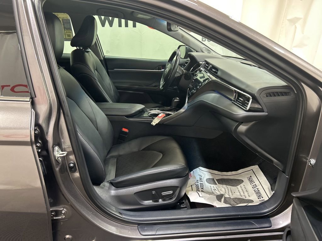 Used 2020 Toyota Camry XSE w/ Navigation Package image 13