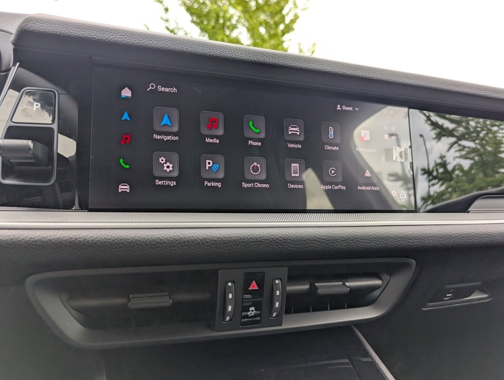 Certified 2025 Porsche Cayenne Coupe image 15