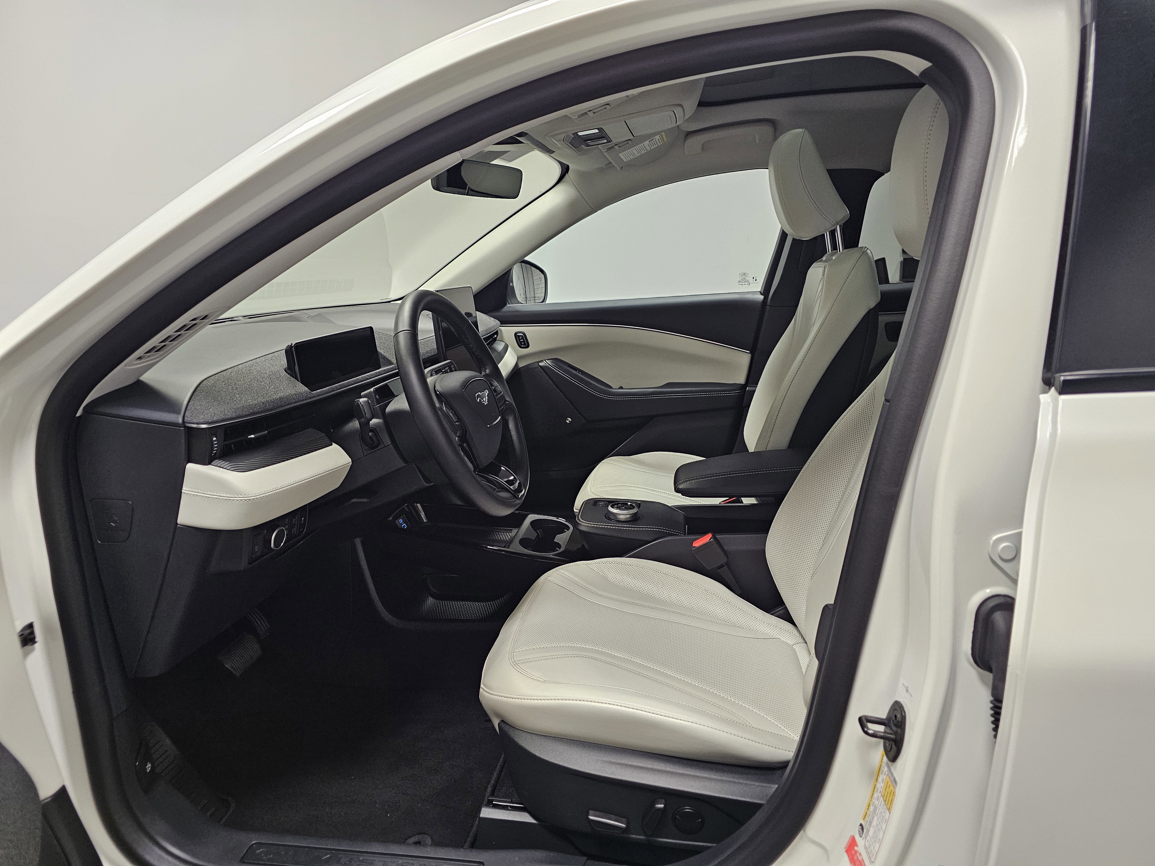 Used 2024 Ford Mustang Mach-E Premium image 16