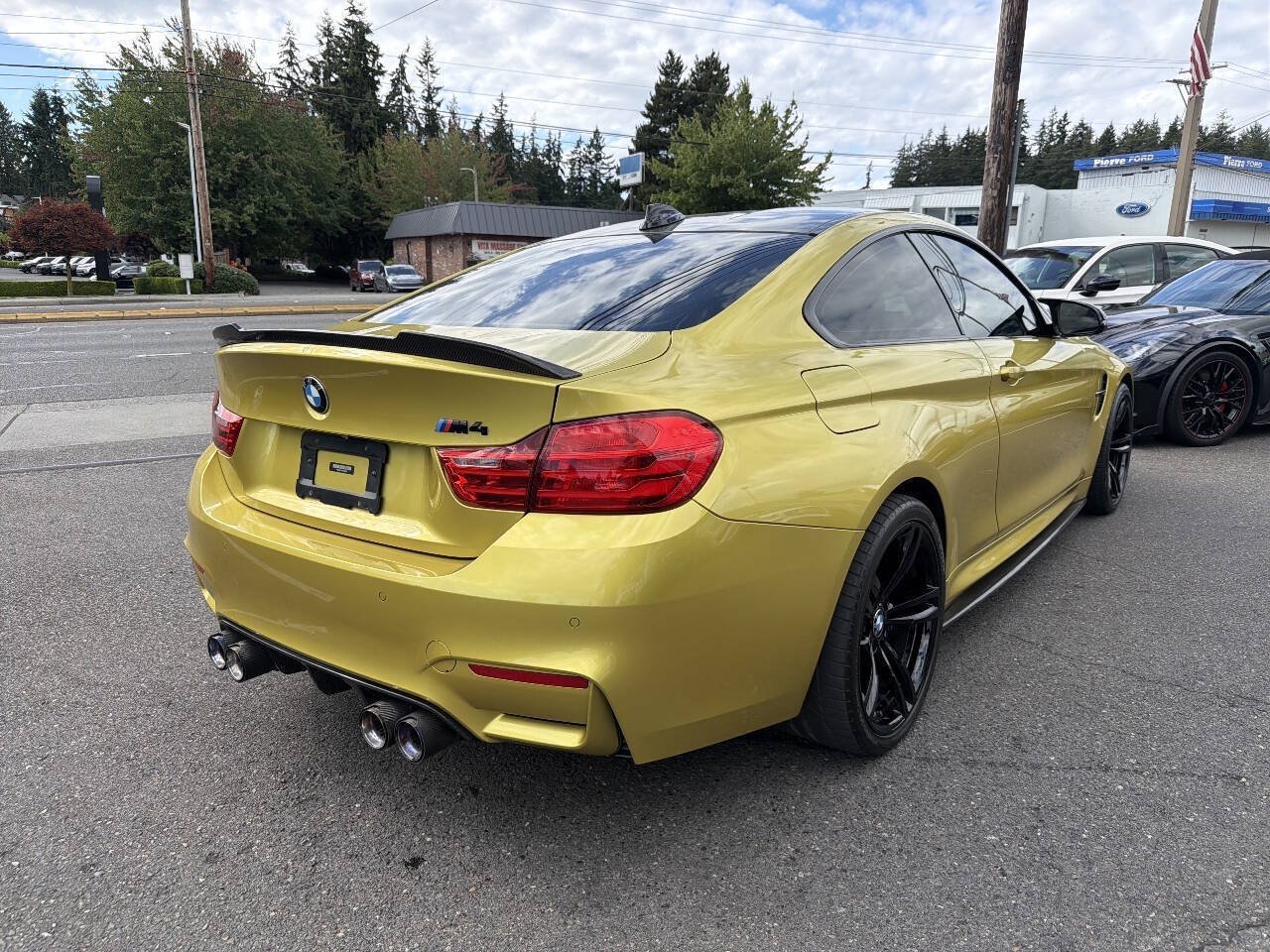 Used 2017 BMW M4 Coupe RWD image 10