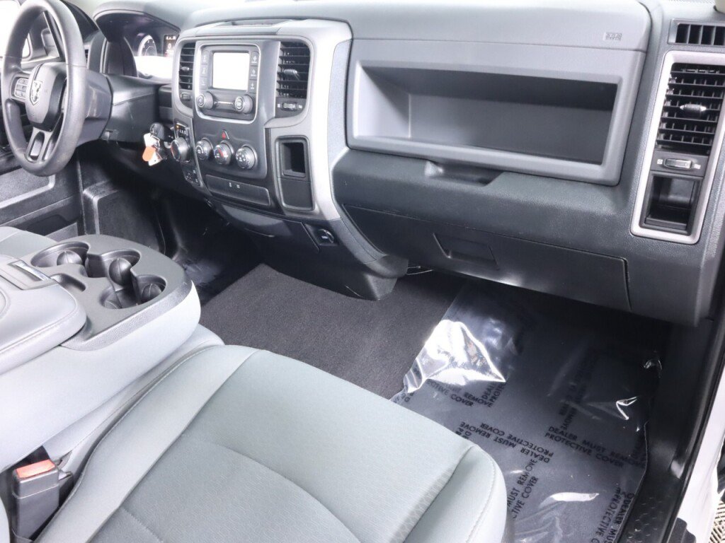 Used 2018 RAM 1500 Express w/ Express Value Package AWD/4WD image 40