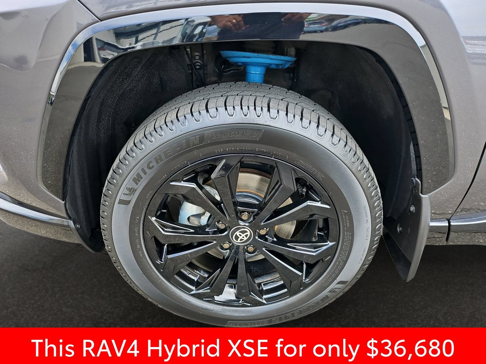 Used 2024 Toyota RAV4 XSE AWD/4WD image 40
