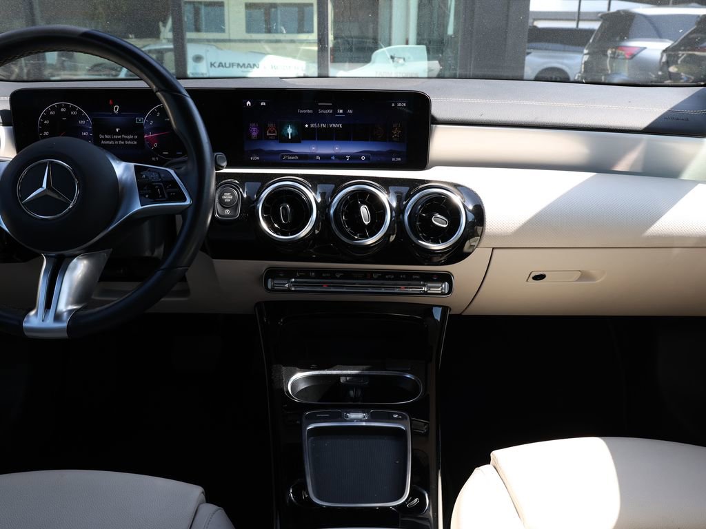 Used 2025 Mercedes-Benz CLA 250 image 24