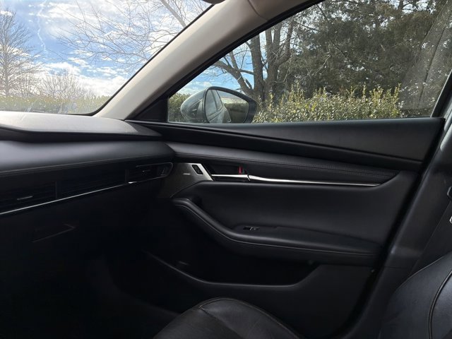 Used 2019 MAZDA MAZDA3 Premium image 18