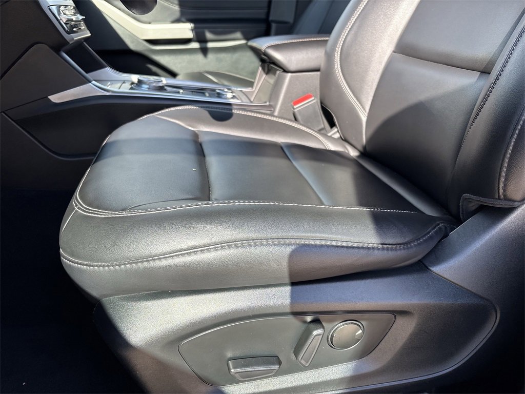 Used 2023 Ford Explorer XLT w/ Equipment Group 202A image 13