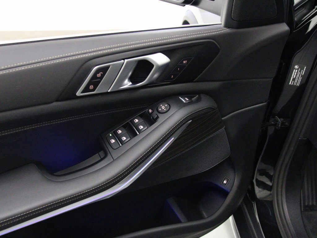 Used 2025 BMW X5 xDrive50e w/ Parking Assistance Package image 22