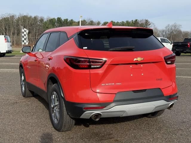 Used 2025 Chevrolet Blazer LT AWD/4WD image 6