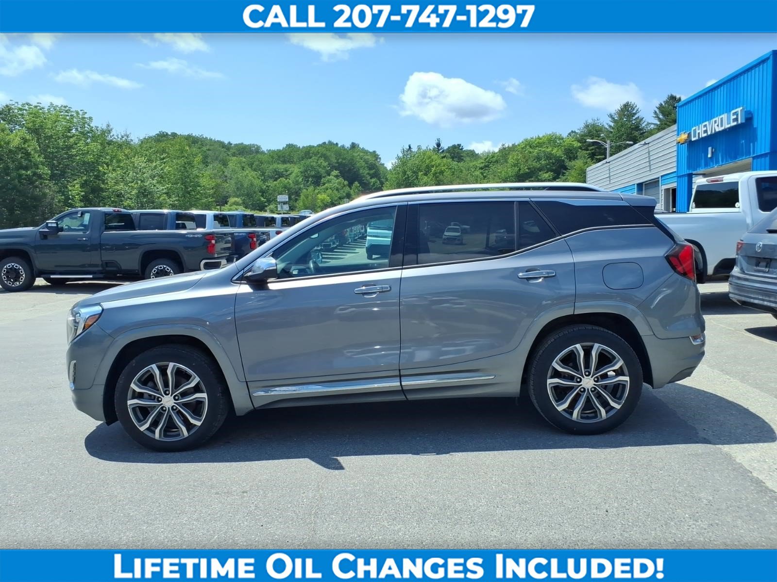 Used 2020 GMC Terrain Denali w/ Denali Premium Package AWD/4WD image 8
