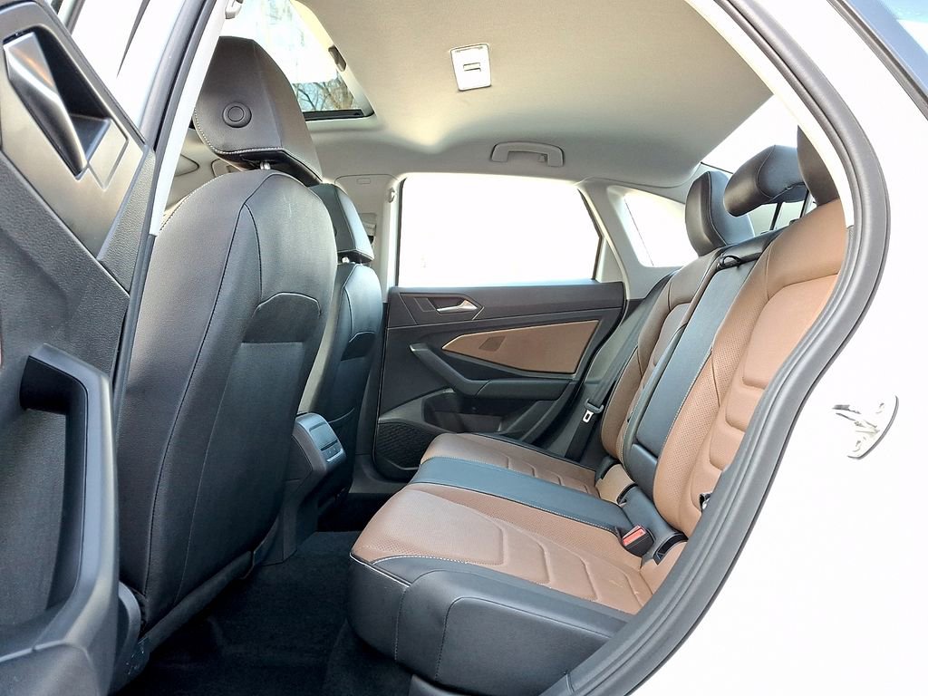 Certified 2025 Volkswagen Jetta SEL image 10