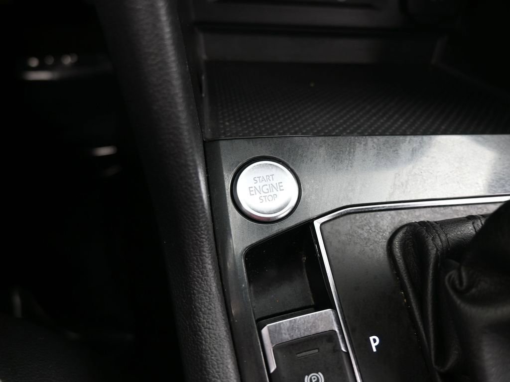 Used 2019 Volkswagen Tiguan SEL image 29