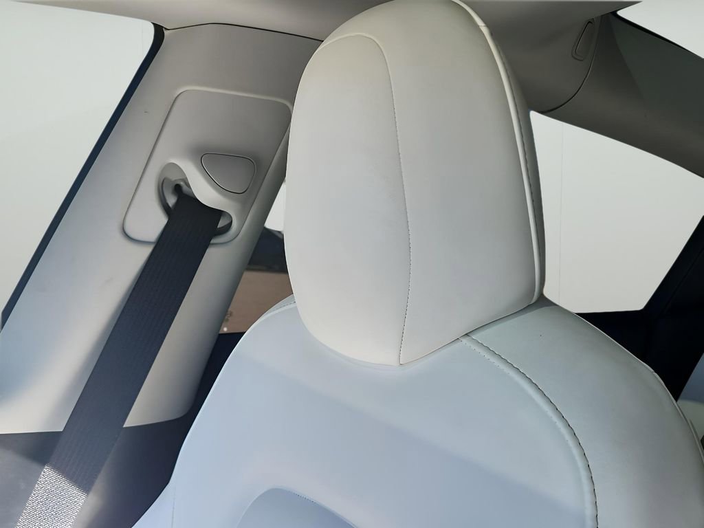 Used 2022 Tesla Model 3 Standard Range image 27