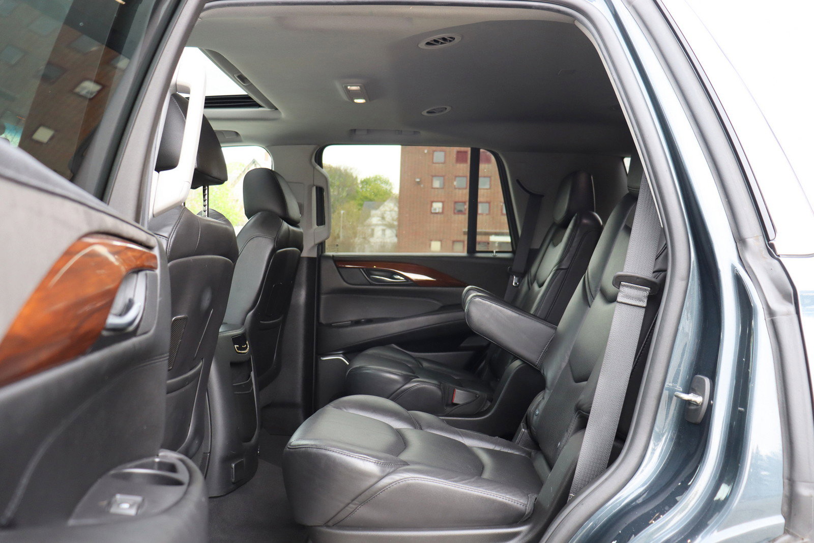 Used 2019 Cadillac Escalade Luxury AWD/4WD image 14
