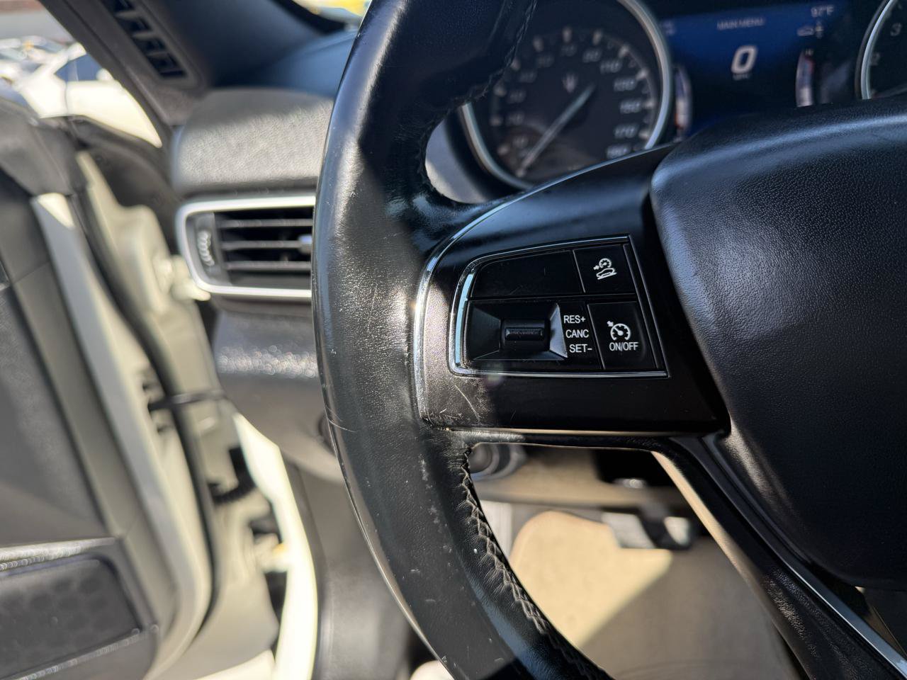 Used 2018 Maserati Levante AWD/4WD image 18
