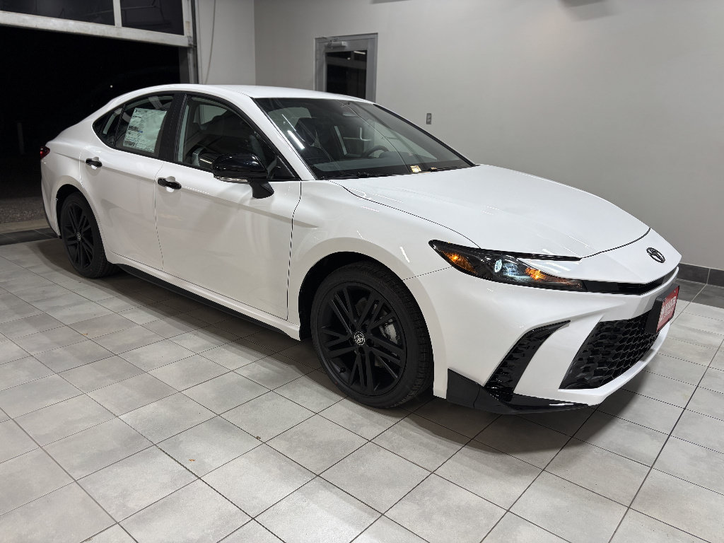 New 2026 Toyota Camry Hybrid FWD image 5