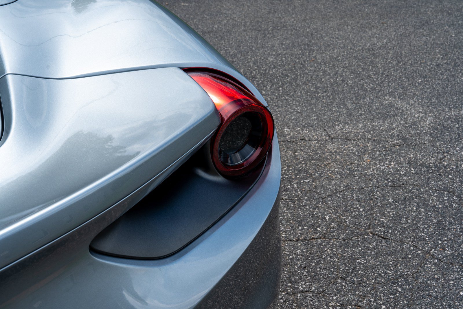 Used 2019 Ferrari 488 Spider RWD image 19