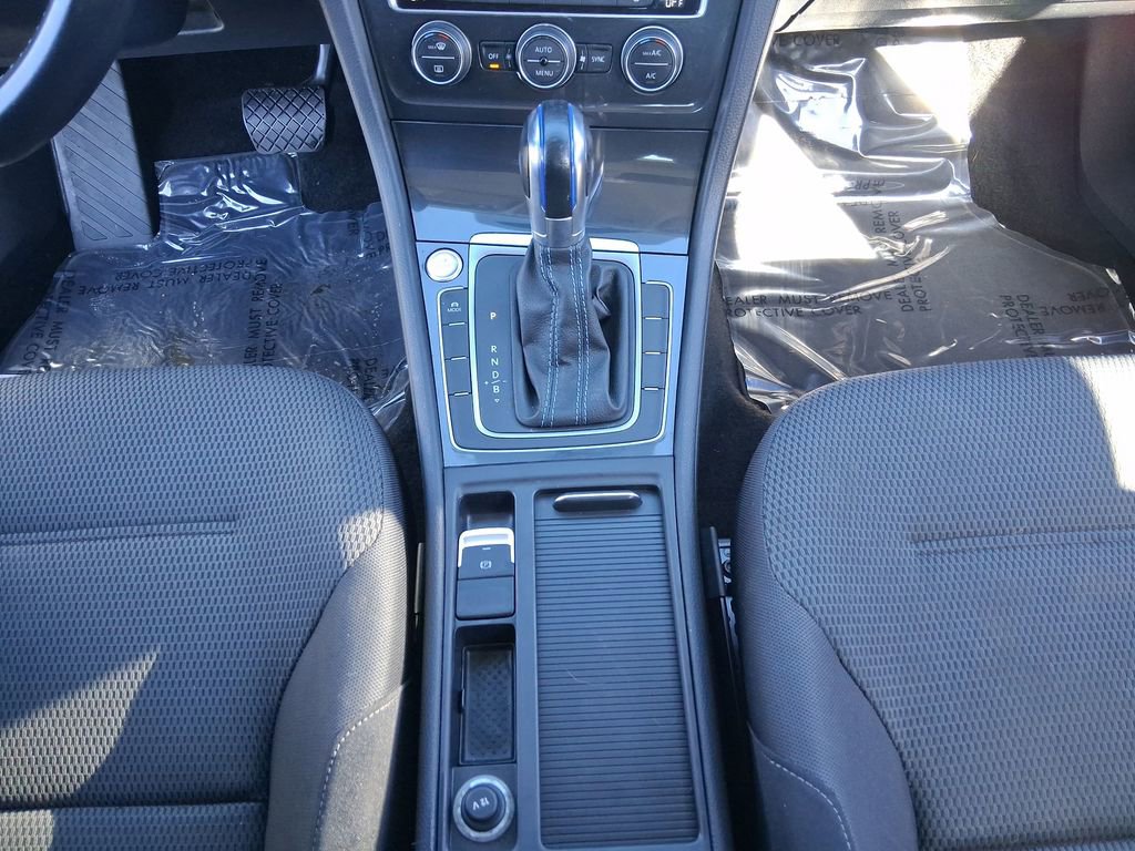 Used 2019 Volkswagen e-Golf SE w/ Driver Assistance Package image 14