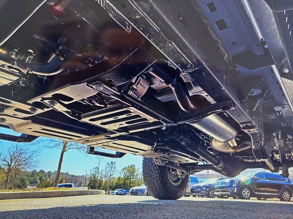 Used 2025 Jeep Gladiator Sport image 8